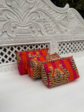 TIGER WASH BAGS