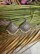 GOLDEN ANTIQUITY EARRINGS
