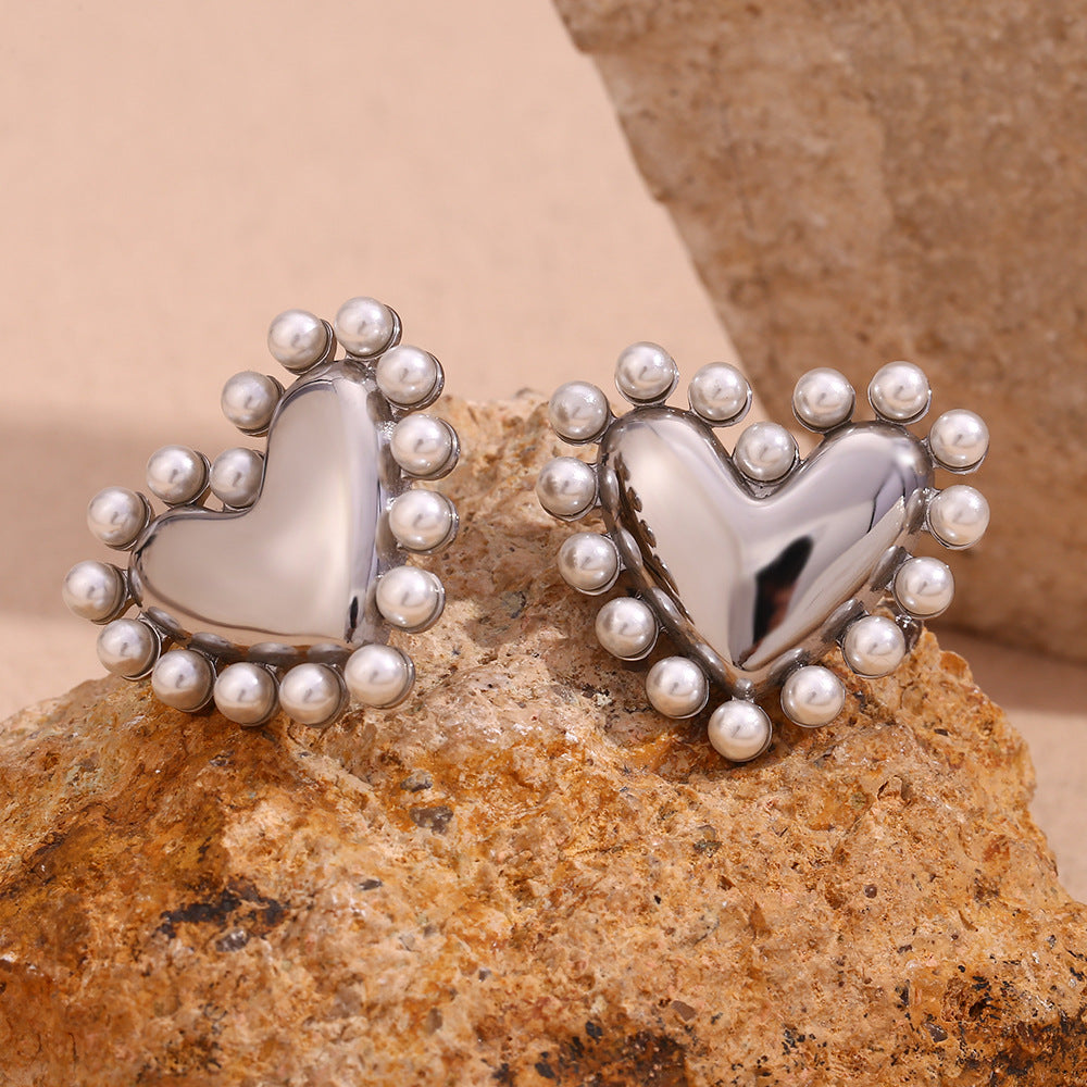 PEARL HEART STUD EARRINGS
