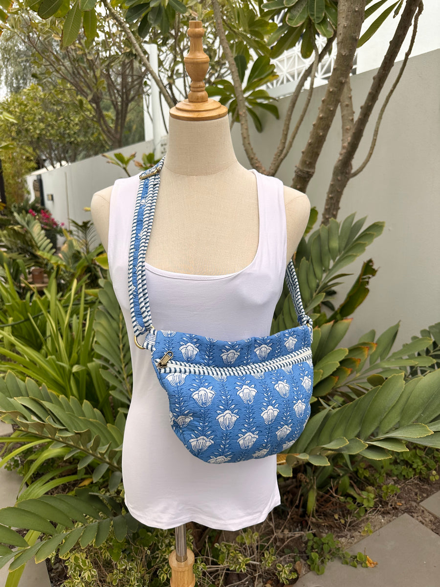 OOMI SLING BAG