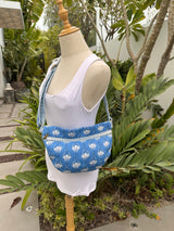 OOMI SLING BAG