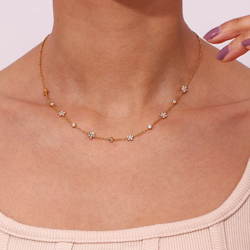 ZIRCONIA FLOWER NECKLACE